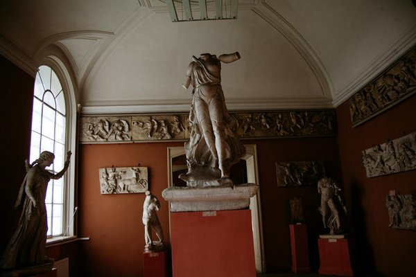 Exploration des Défis et Spécificités de l'Évaluation Clinique chez les Patients Gériatriques